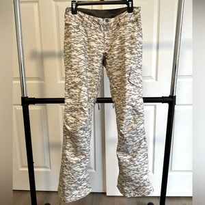 Burton women’s ski/snowboard pants. Camouflage. Size XS.